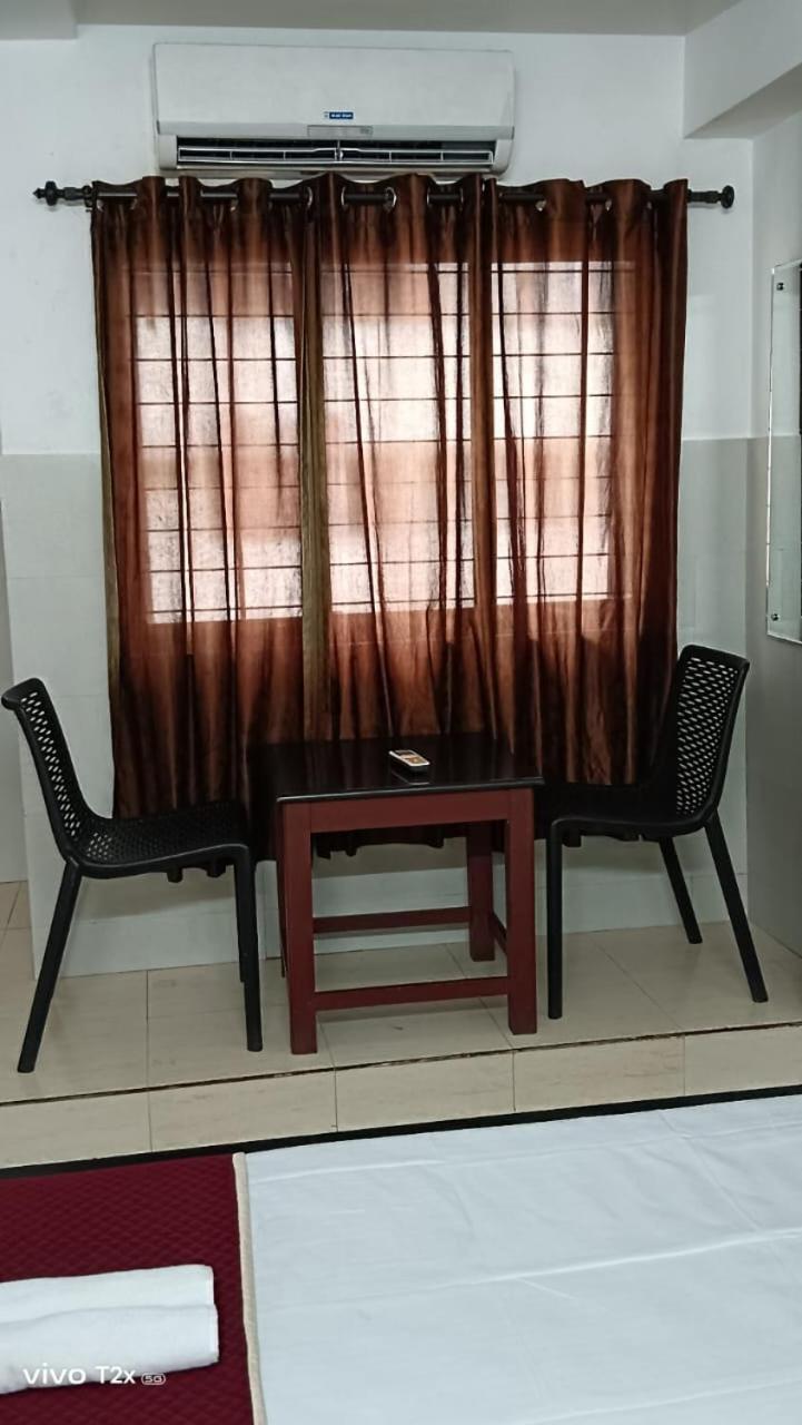 Midtown Residency Hotel Calicut Exterior foto